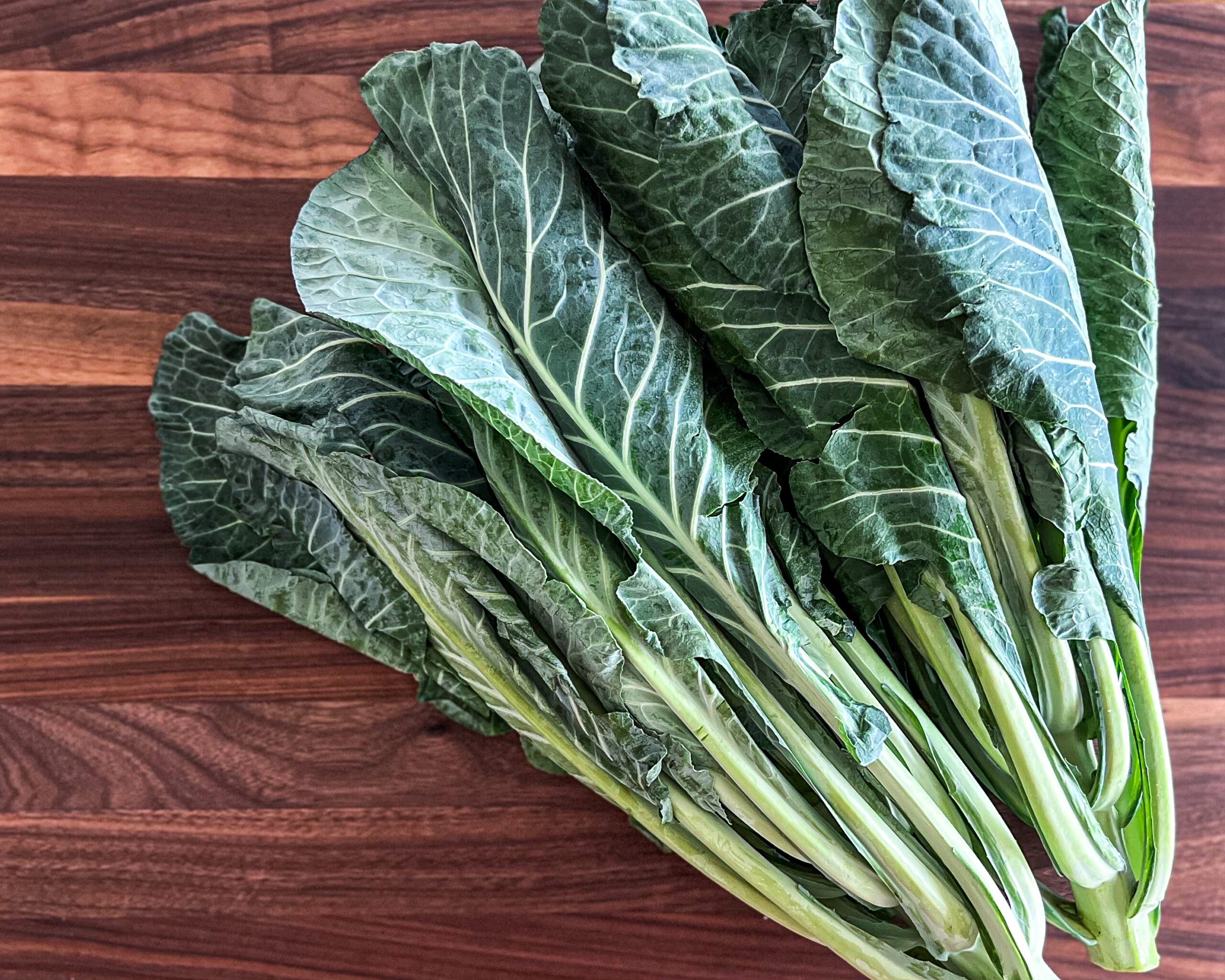 How to Prepare Raw Collard Greens for Salad Making - That Salad Lady